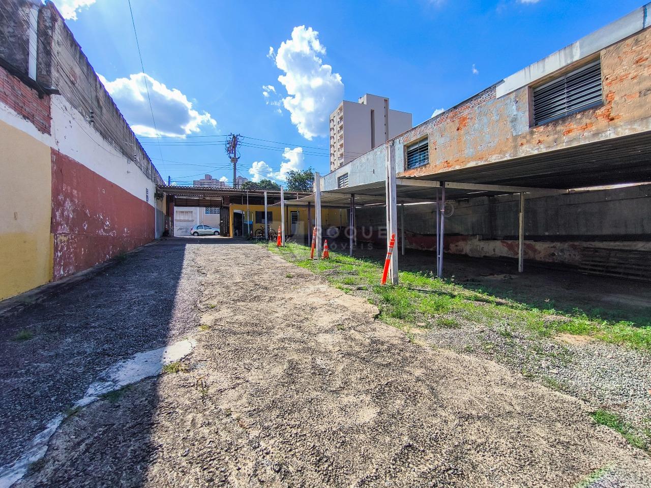 Barracão/Galpão à venda no bairro Centro: ESTACIONAMENTO