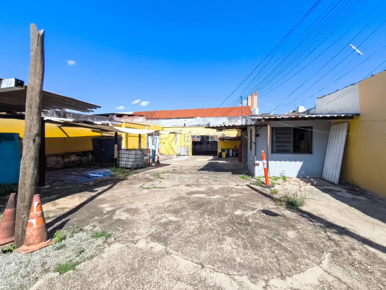 Barracão/Galpão à venda no bairro Centro: ÁREA EXTERNA