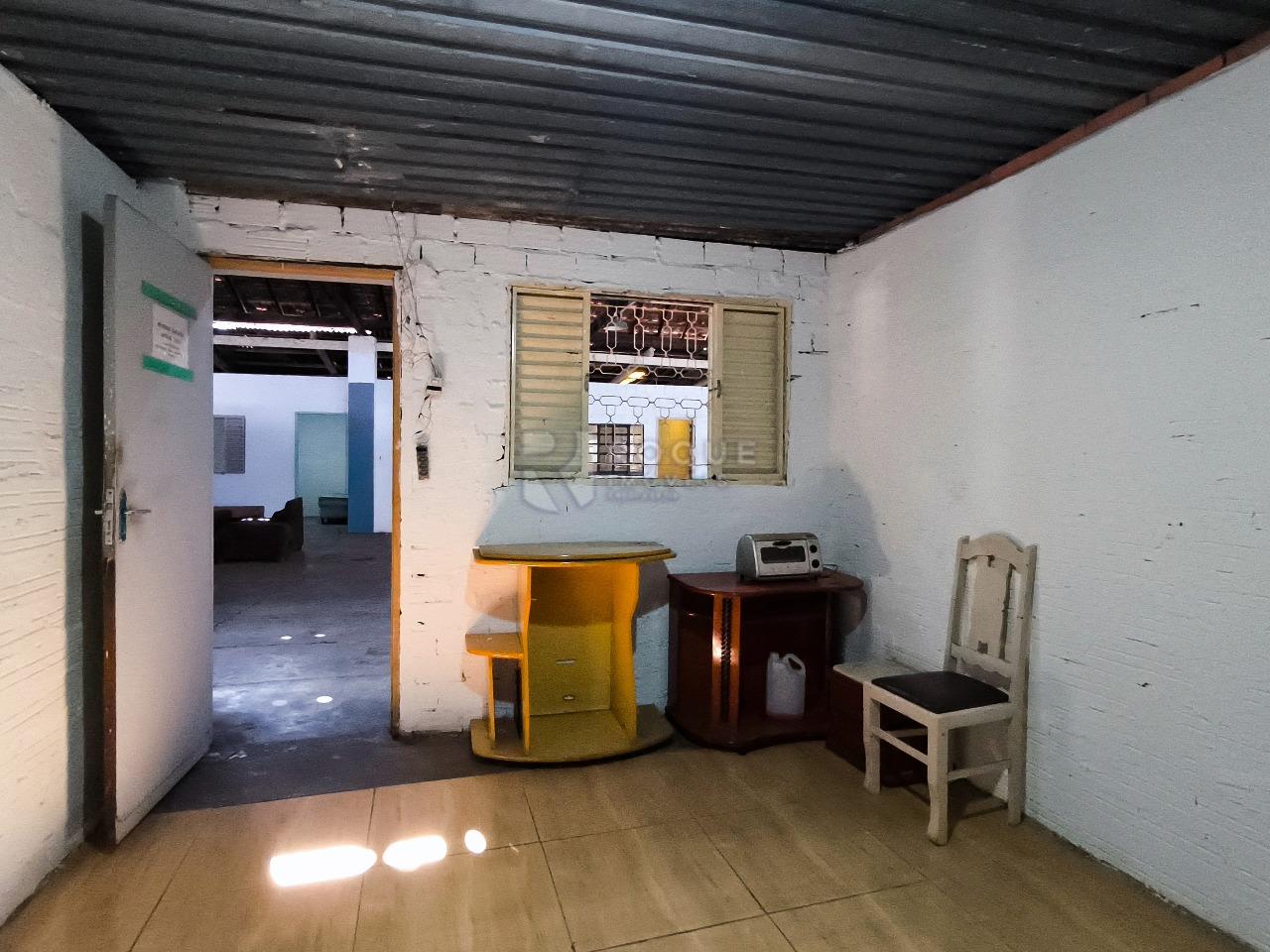 Barracão/Galpão à venda no bairro Centro: DORMITÓRIO 2