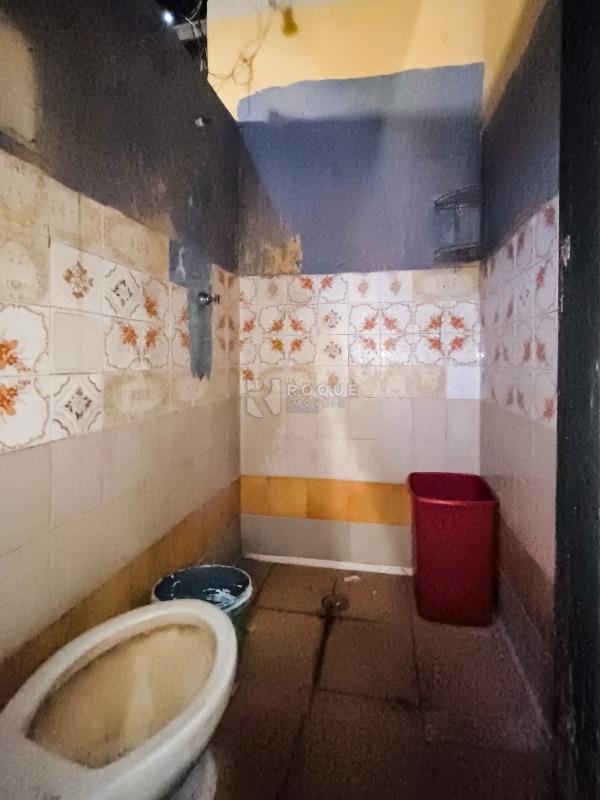 Barracão/Galpão à venda no bairro Centro: BANHEIRO SOCIAL