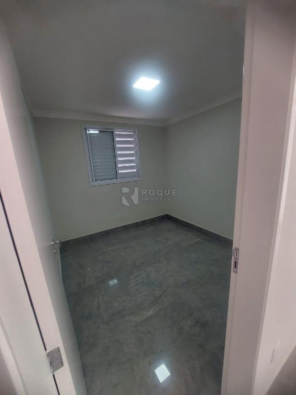 Apartamento à venda no bairro Jardim Trevo: Dormitório 2 
