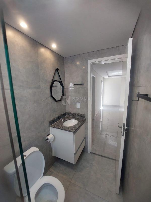 Apartamento à venda no bairro Jardim Trevo: Banheiro