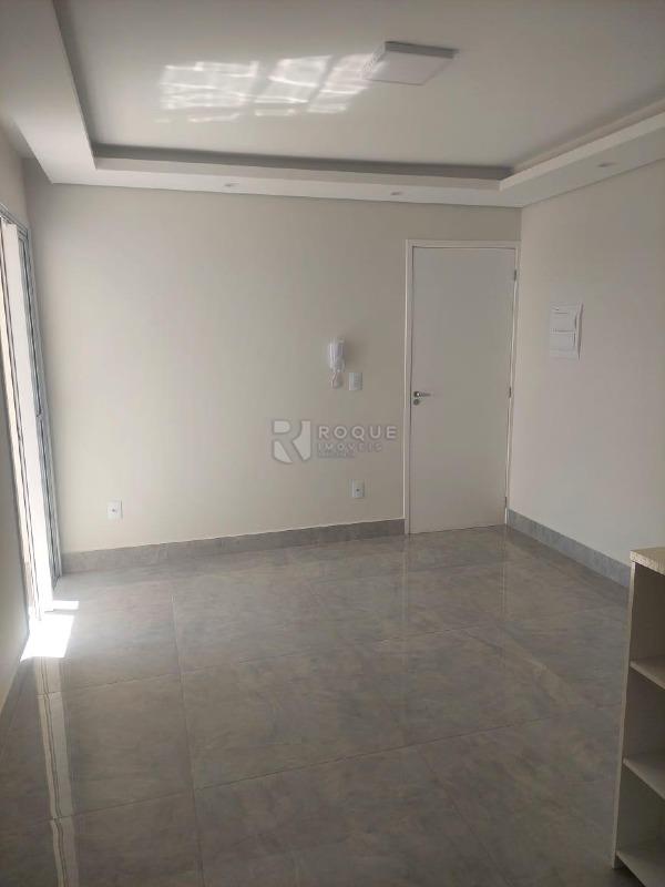 Apartamento à venda no bairro Jardim Trevo: sala