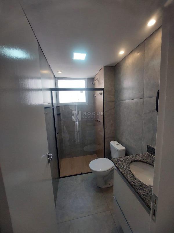 Apartamento à venda no bairro Jardim Trevo: Banheiro