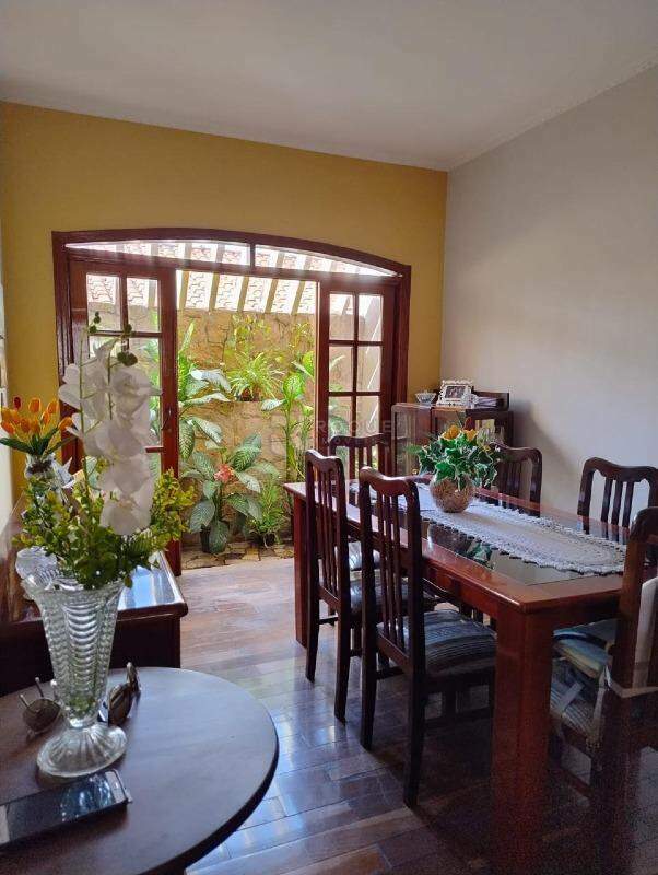 Casa Residencial à venda no bairro Jardim Santo André: Sala de Jantar