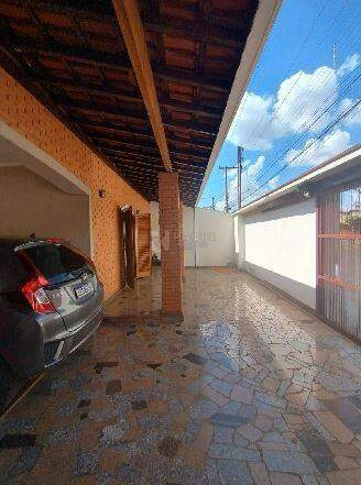 Casa Residencial à venda no bairro Jardim Santo André: Garagem