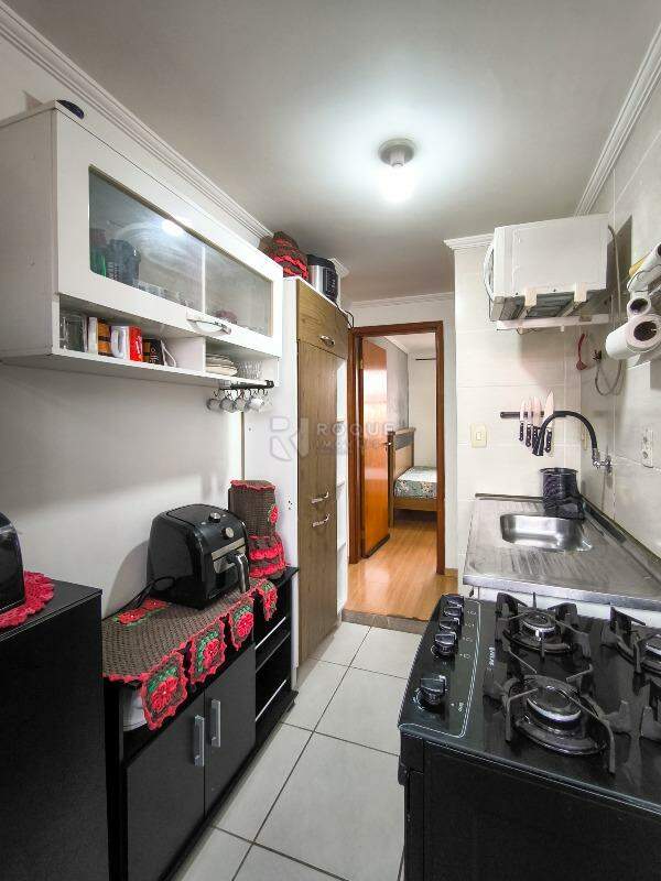 Apartamento à venda no bairro Jardim Olga Veroni: COZINHA