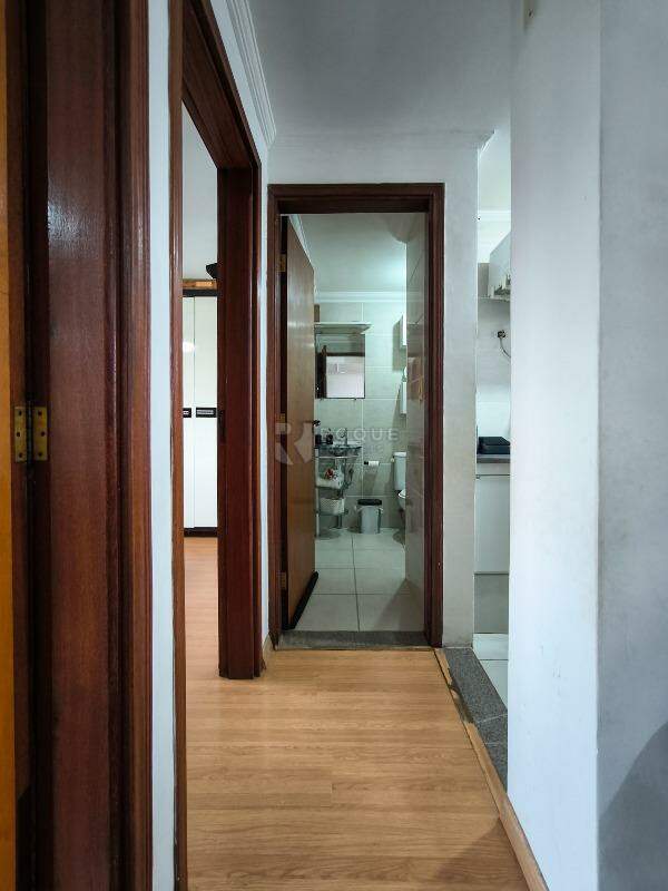 Apartamento à venda no bairro Jardim Olga Veroni: ÁREA DE CIRCULAÇÃO