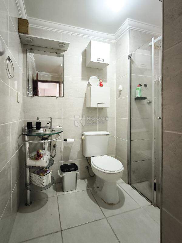 Apartamento à venda no bairro Jardim Olga Veroni: BANHEIRO SOCIAL