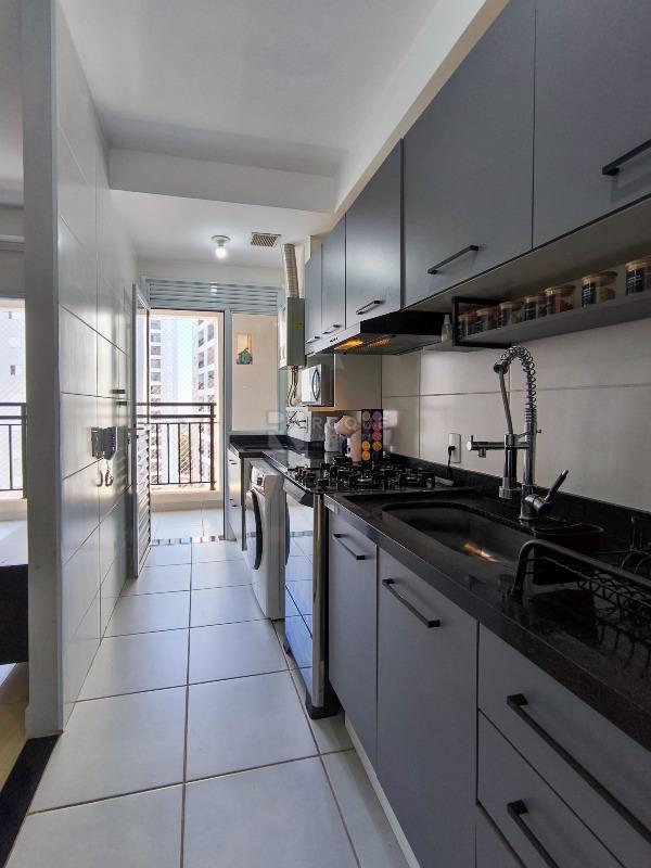 Apartamento à venda no bairro Jardim Santa Adélia: COZINHA