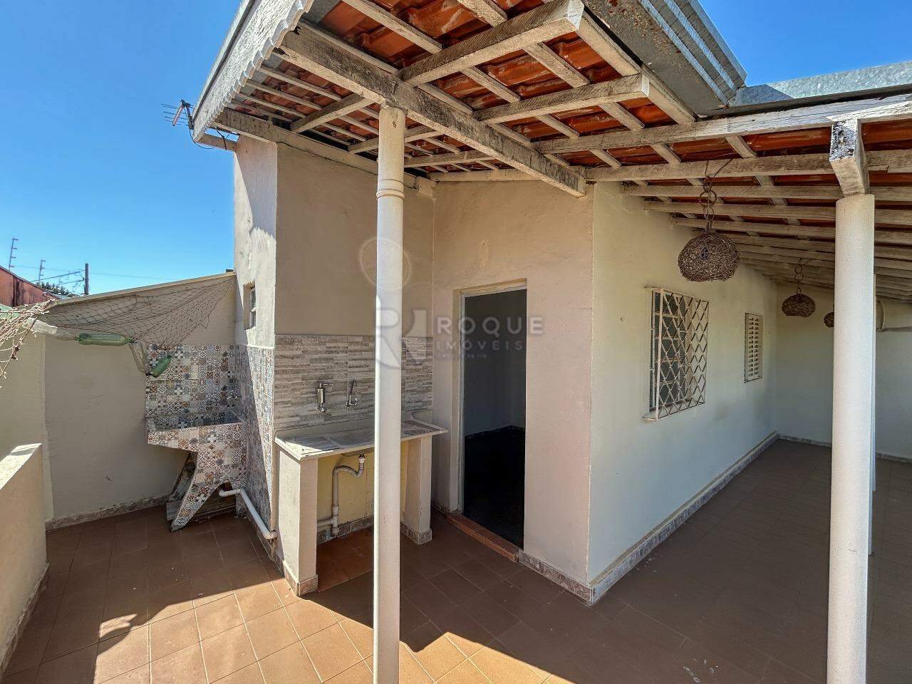 Casa Residencial para aluguel no bairro Jardim São Pedro: Área de serviço / frente 