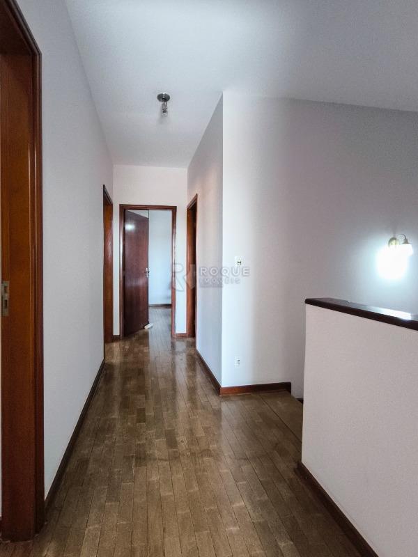 Casa em condomínio à venda no bairro Jardim Florença: CORREDOR INTERNO