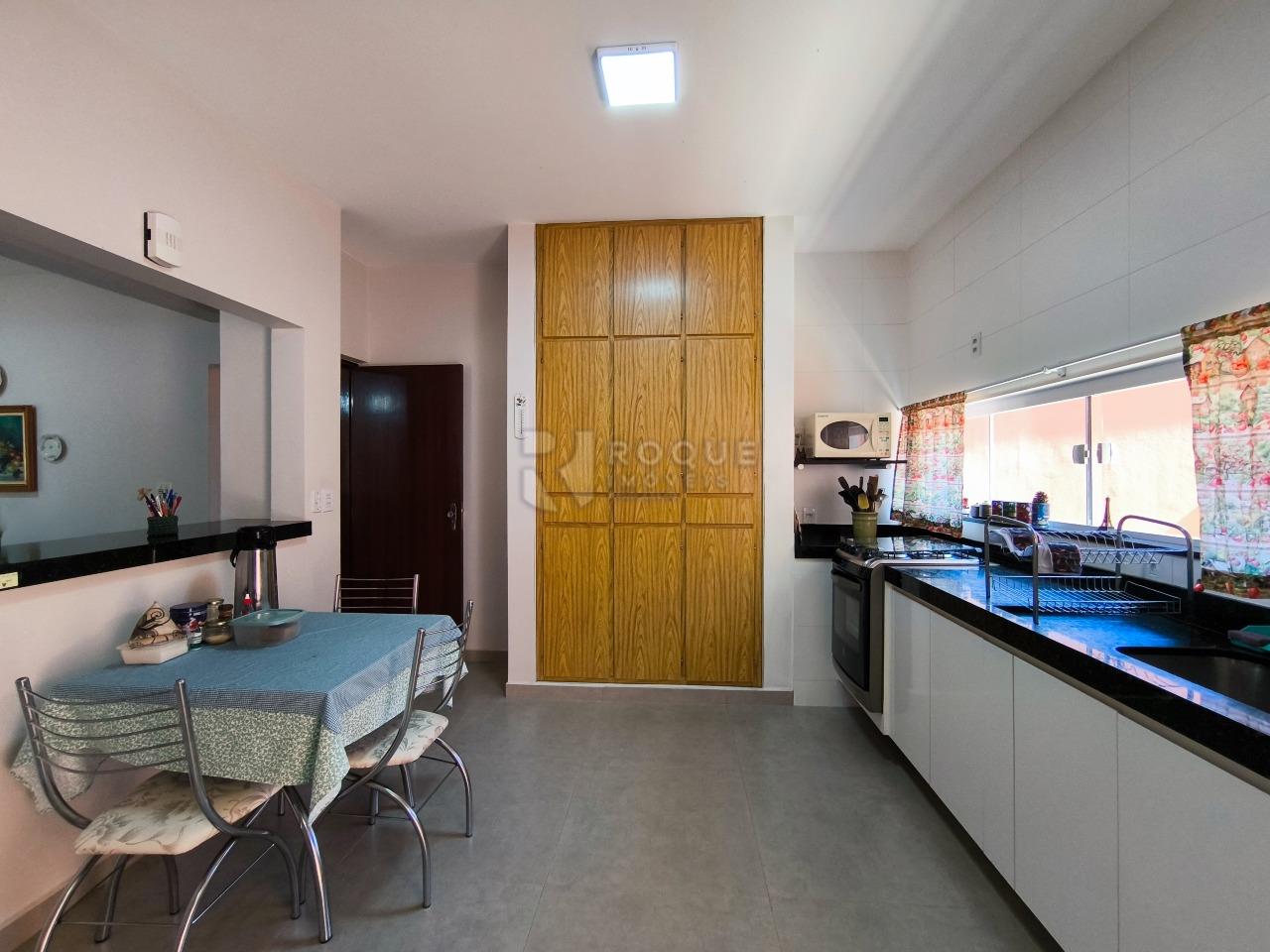 Casa em condomínio à venda no bairro Jardim Florença: COZINHA