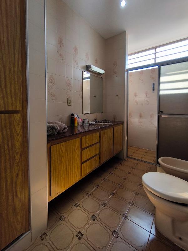 Casa em condomínio à venda no bairro Jardim Florença: WC SUÍTE