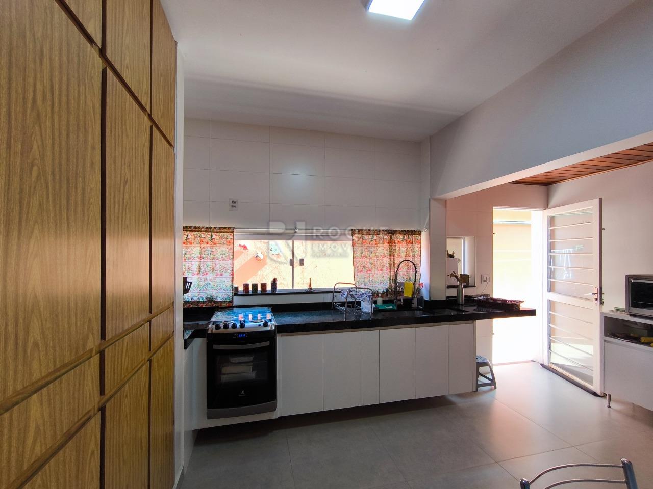 Casa em condomínio à venda no bairro Jardim Florença: COZINHA