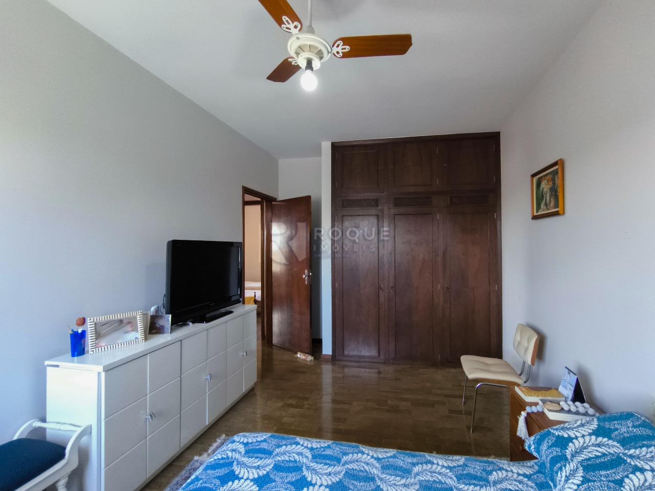 Casa em condomínio à venda no bairro Jardim Florença: DORMITÓRIO 1