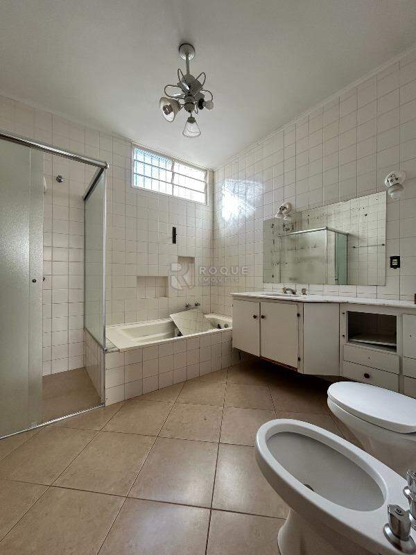 Casa Residencial para aluguel no bairro Vila Claudia: WC suíte 