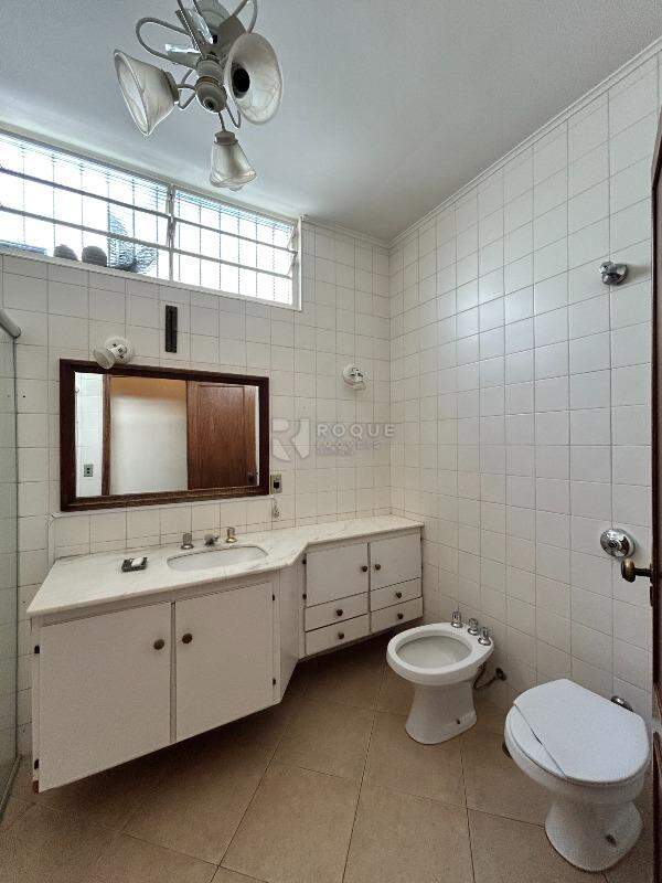 Casa Residencial para aluguel no bairro Vila Claudia: WC social 