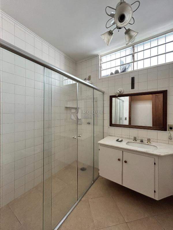 Casa Residencial para aluguel no bairro Vila Claudia: WC social 