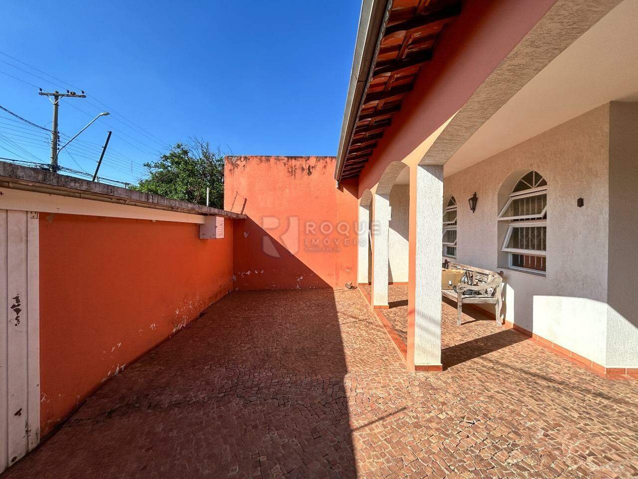 Casa Residencial para aluguel no bairro Vila Claudia: Frente 