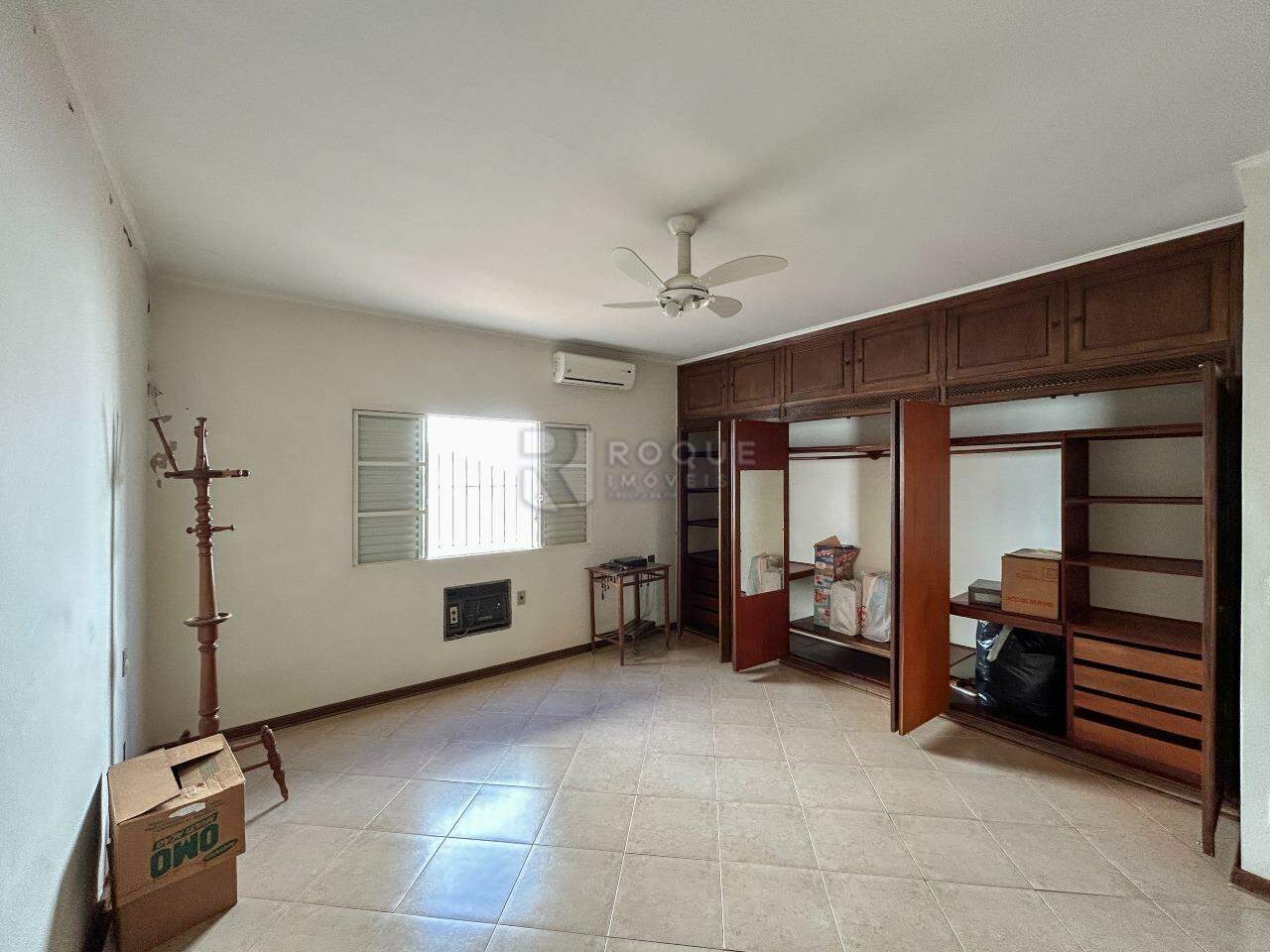 Casa Residencial para aluguel no bairro Vila Claudia: Dormitório 1 suíte