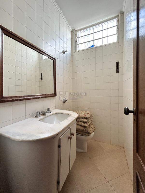 Casa Residencial para aluguel no bairro Vila Claudia: Lavabo 