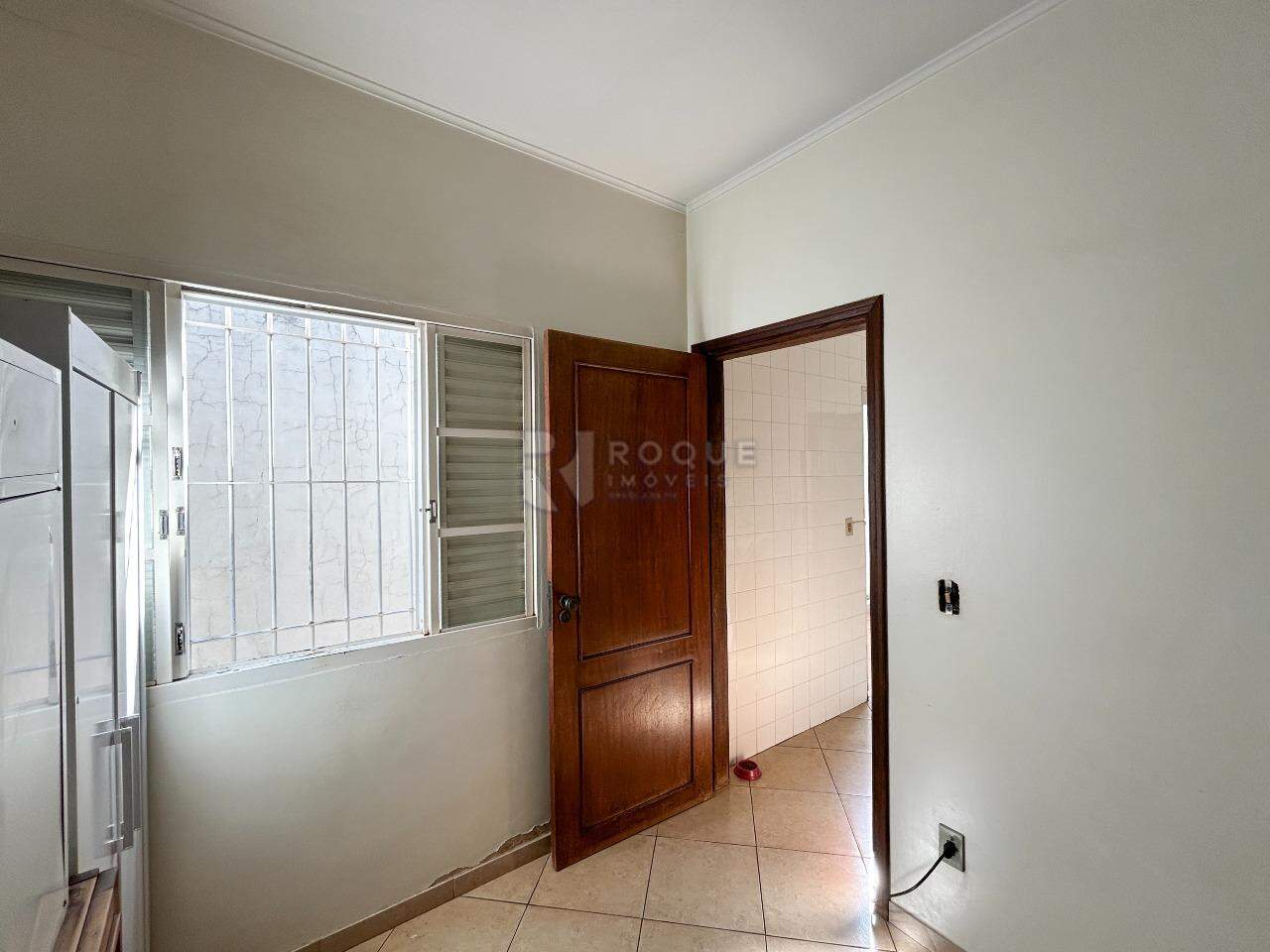 Casa Residencial para aluguel no bairro Vila Claudia: Despensa área de serviço 