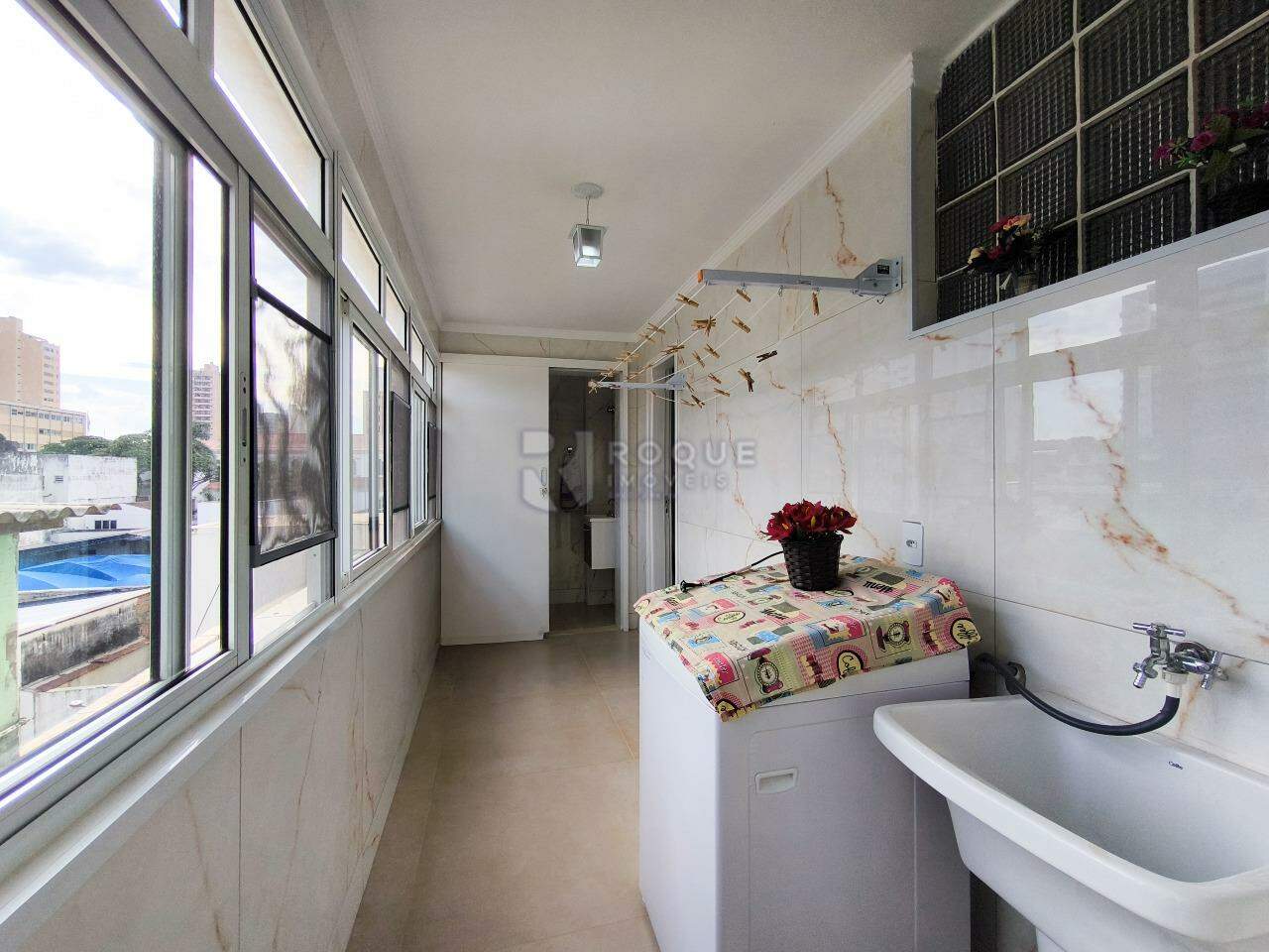 Apartamento à venda no bairro Centro: ÁREA DE SERVIÇO