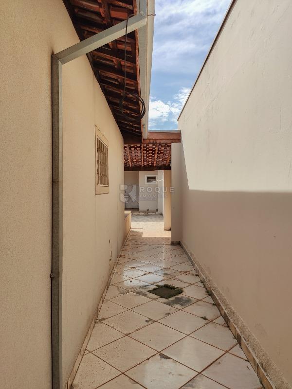 Casa Residencial à venda no bairro Jardim Santa Adélia: Corredor 