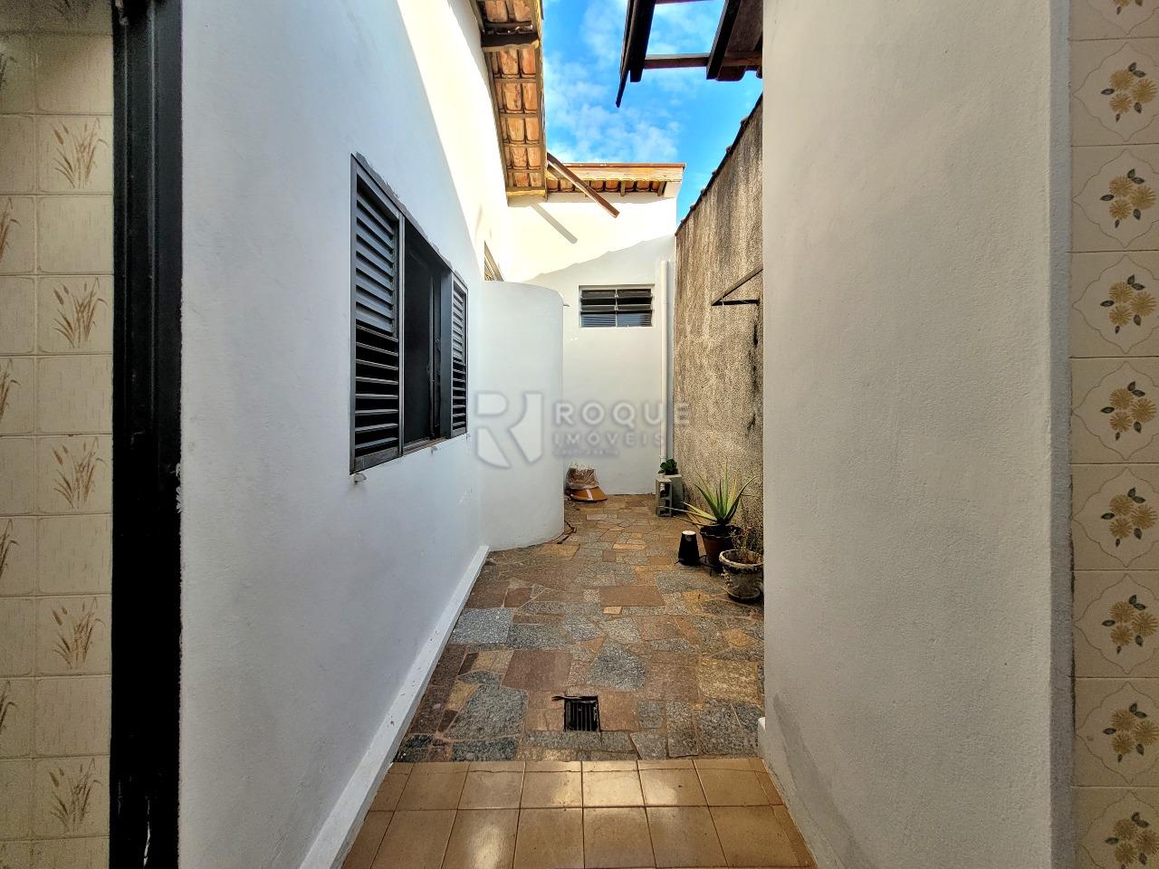 Casa Residencial à venda no bairro Boa Vista: Fundos