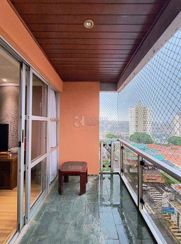 Apartamento para aluguel no bairro Centro: Sacada