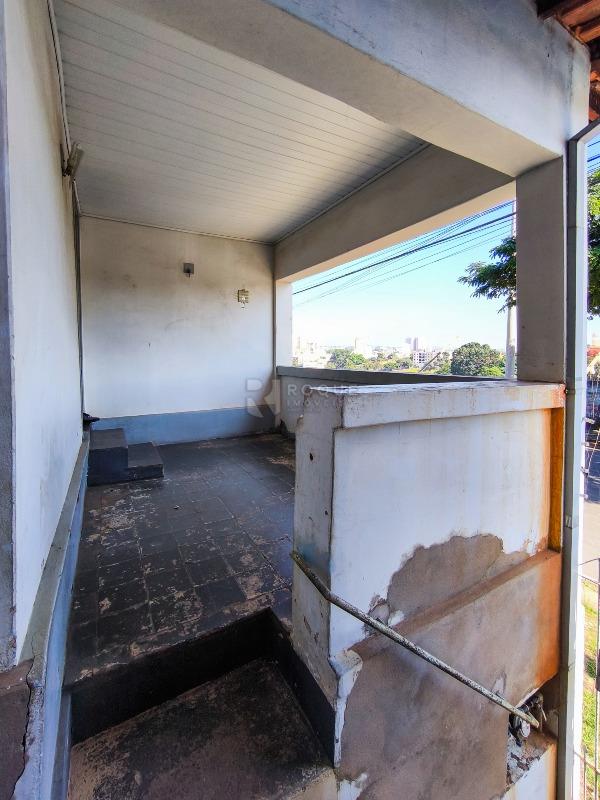 Casa Residencial à venda no bairro Vila Camargo: VARANDA