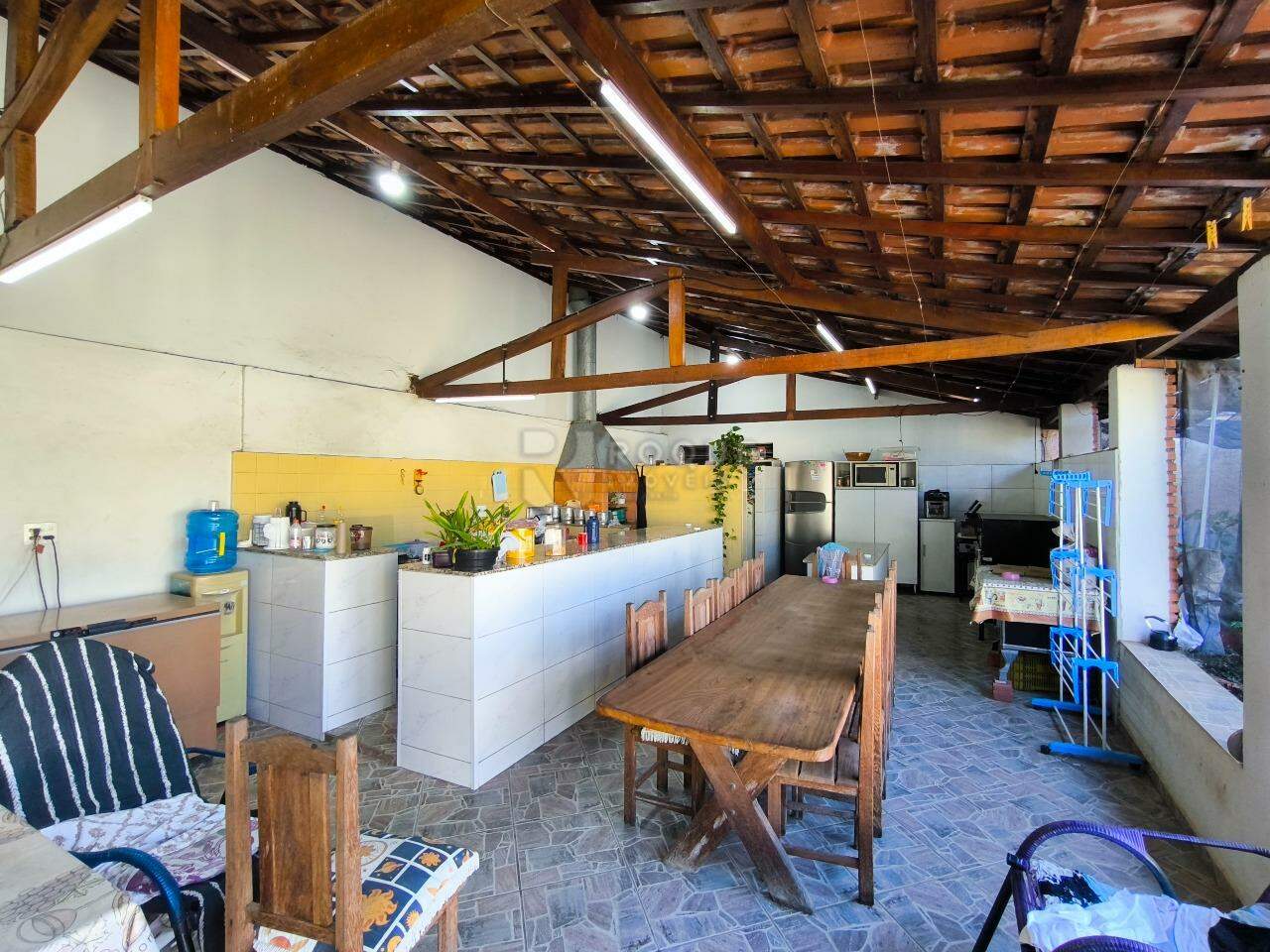 Casa com salão à venda no bairro Jardim Caieira: COZINHA GOURMET