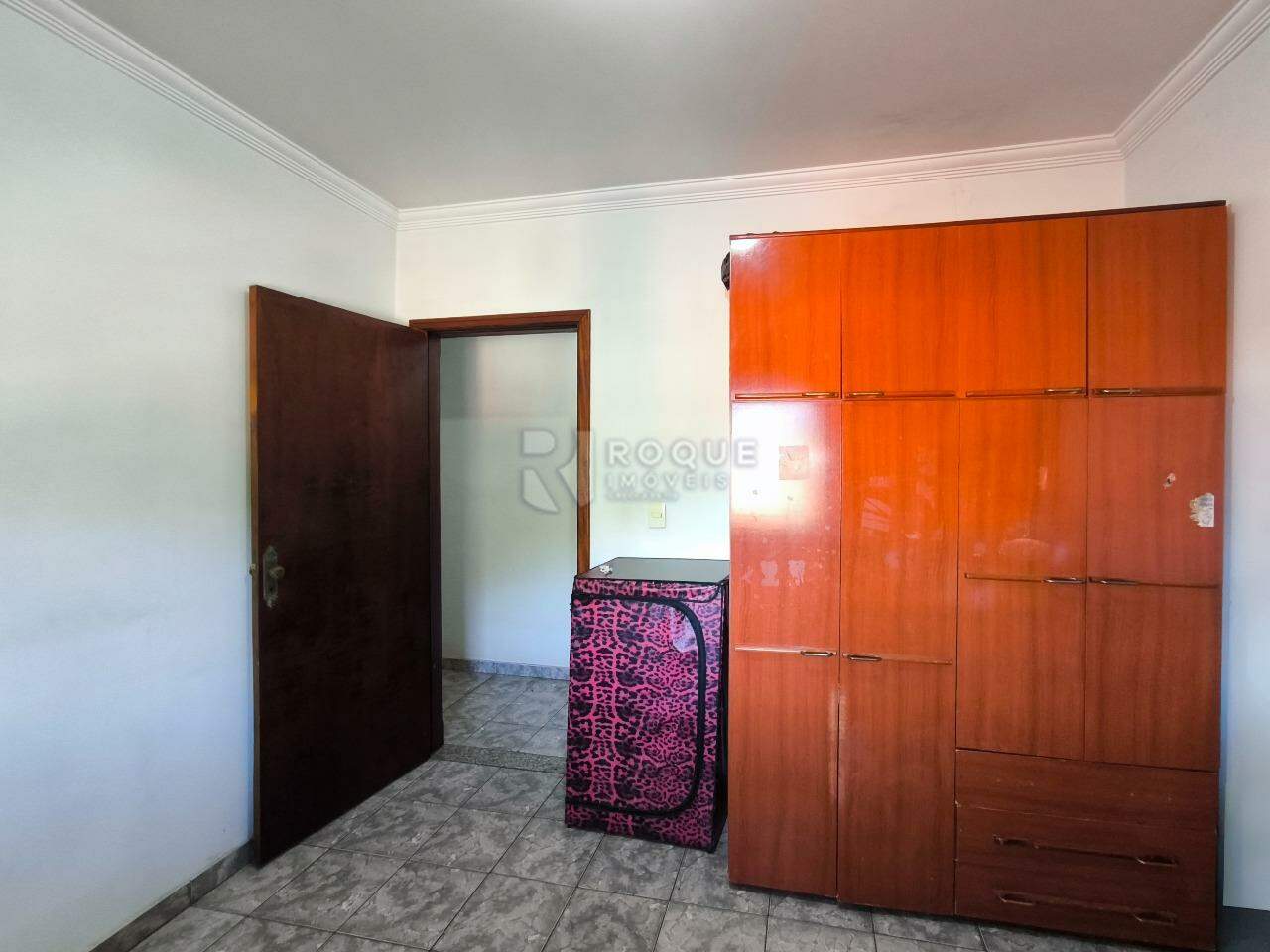 Casa com salão à venda no bairro Jardim Caieira: DORMITÓRIO 1