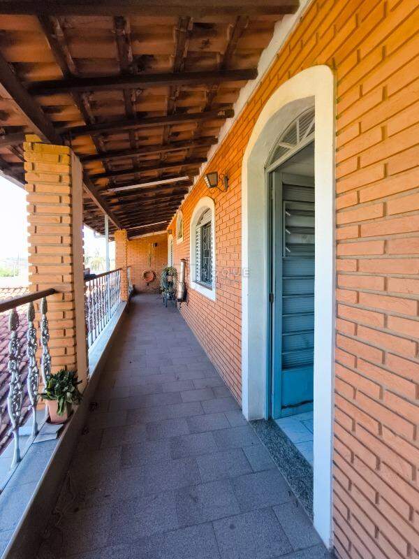 Casa com salão à venda no bairro Jardim Caieira: ENTRADA CASA