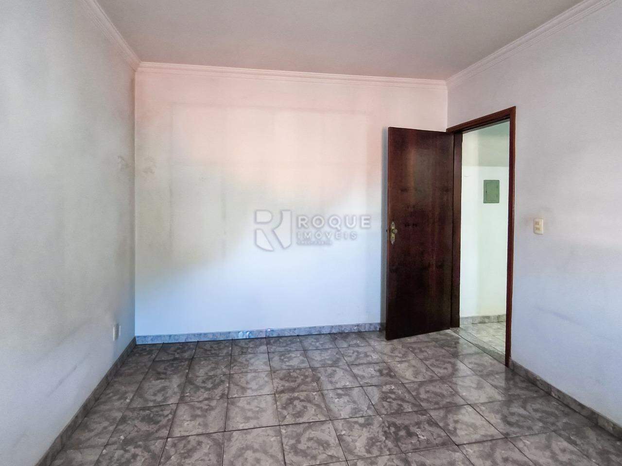 Casa com salão à venda no bairro Jardim Caieira: DORMITÓRIO 2