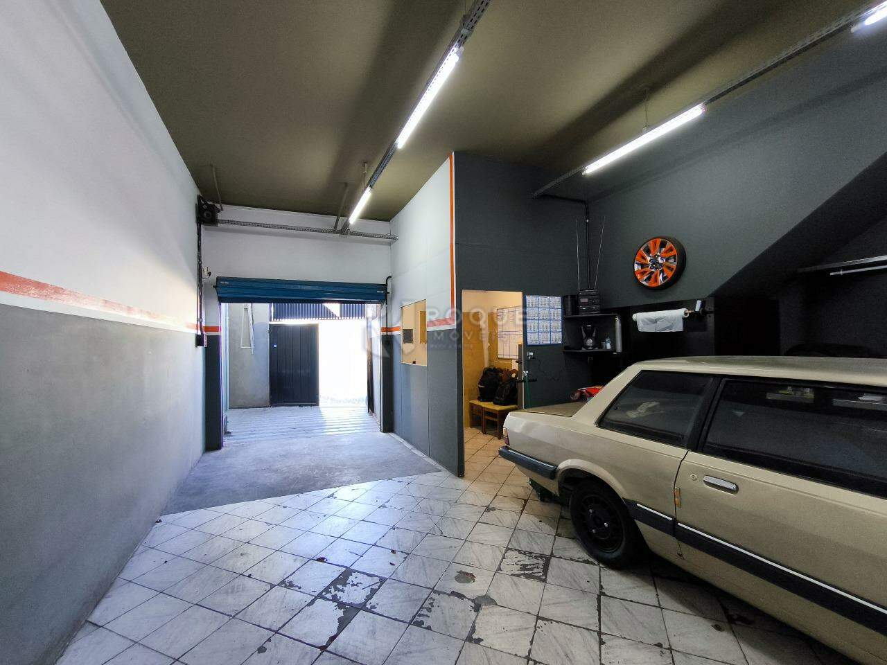 Casa com salão à venda no bairro Jardim Caieira: SALÃO COMERCIAL