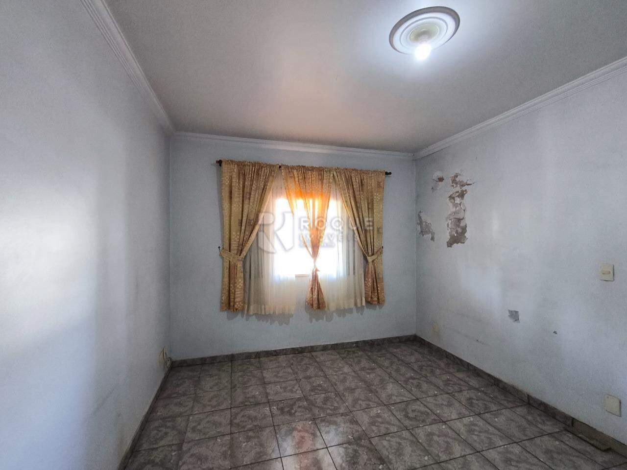 Casa com salão à venda no bairro Jardim Caieira: DORMITÓRIO 2