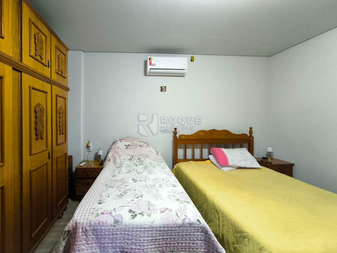 Casa com salão à venda no bairro Jardim Caieira: DORMITÓRIO EDÍCULA