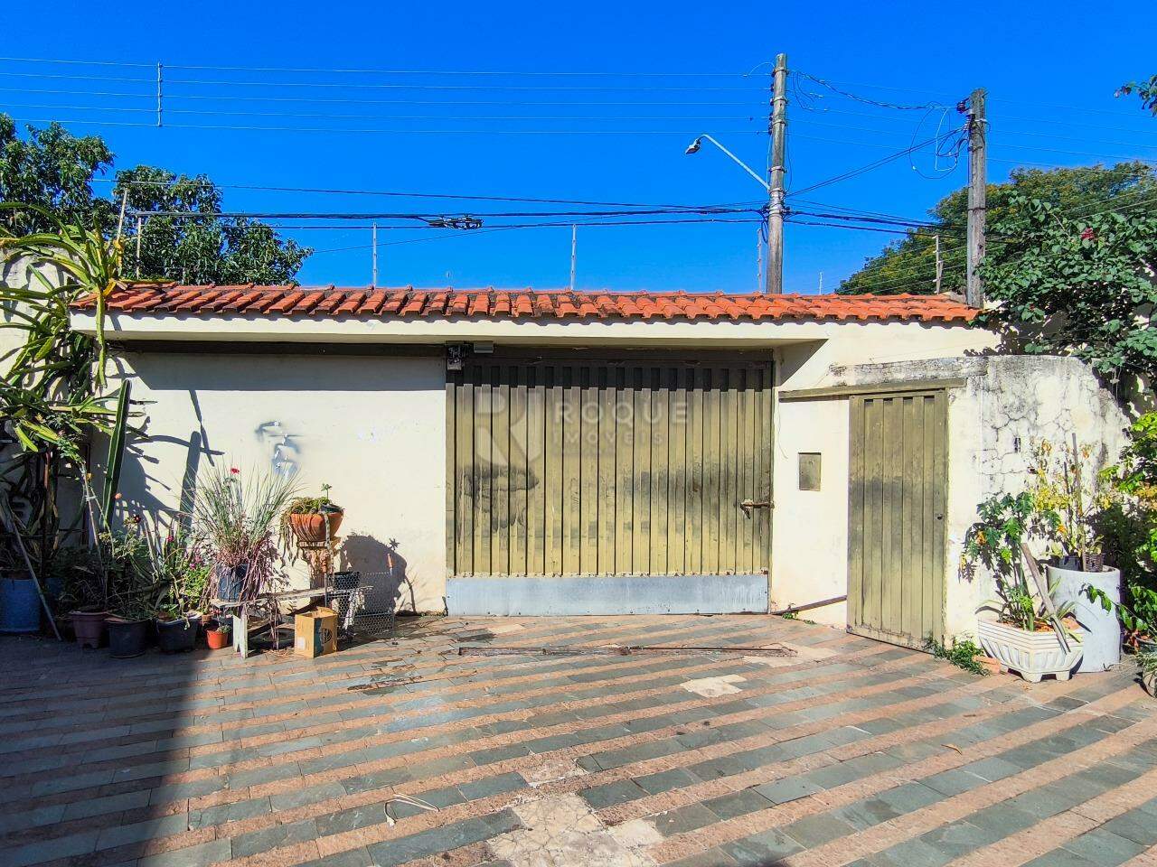 Casa com salão à venda no bairro Jardim Caieira: ENTRADA EDÍCULA