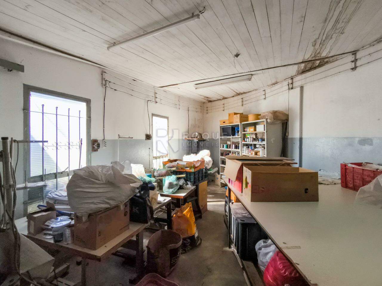 Casa com salão à venda no bairro Jardim Caieira: DESPEJO EDÍCULA