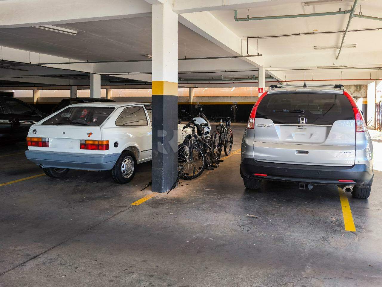 Apartamento à venda no bairro Desmembramento Oscar Antonio Breda: VAGAS DE GARAGEM