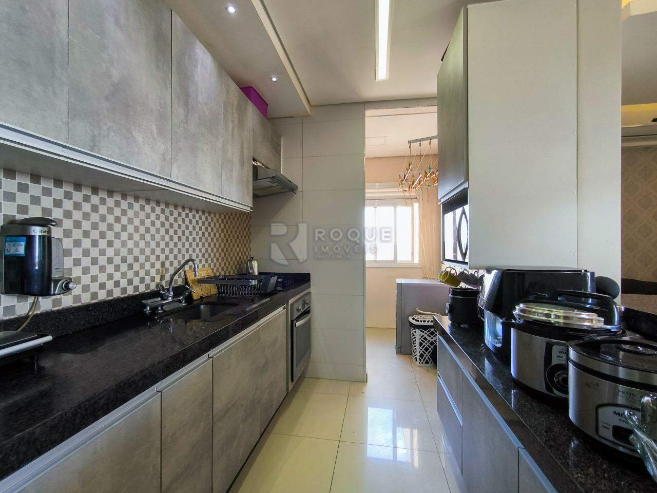 Apartamento à venda no bairro Desmembramento Oscar Antonio Breda: COZINHA