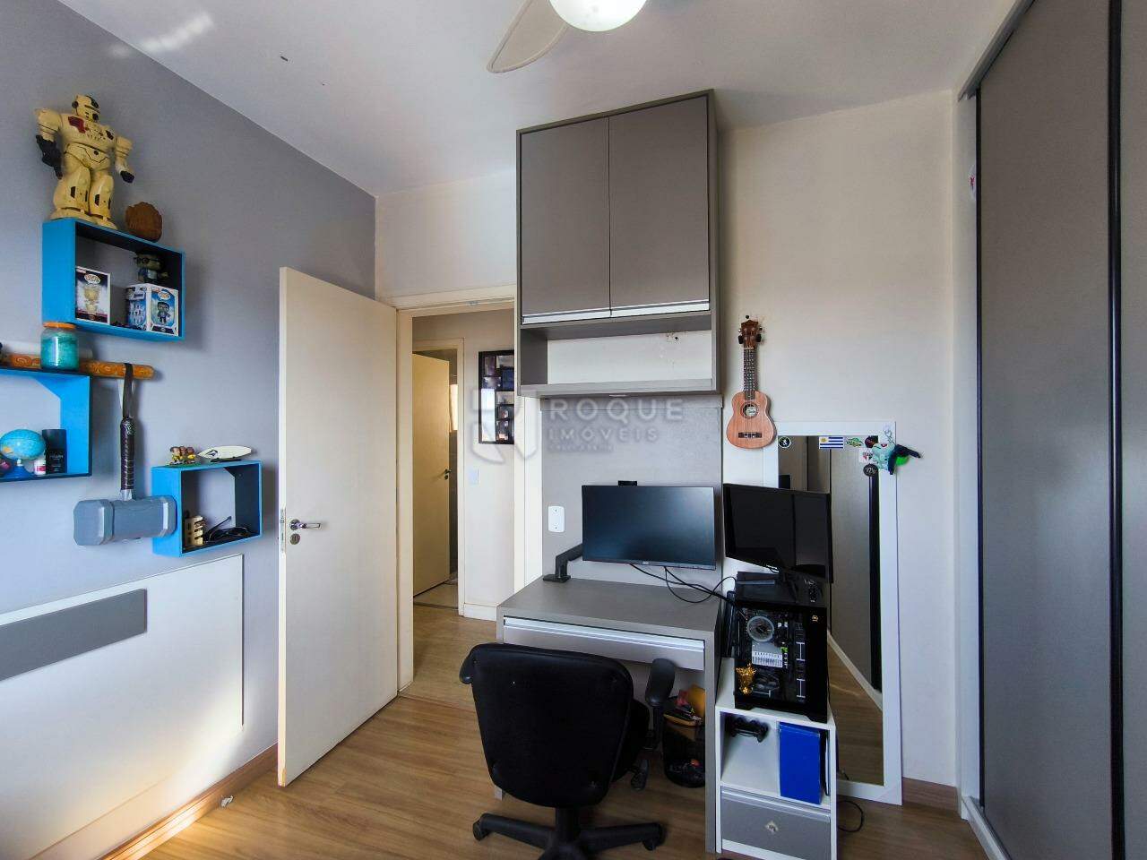 Apartamento à venda no bairro Desmembramento Oscar Antonio Breda: DORMITÓRIO 2