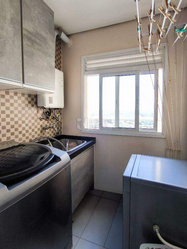 Apartamento à venda no bairro Desmembramento Oscar Antonio Breda: LAVANDERIA