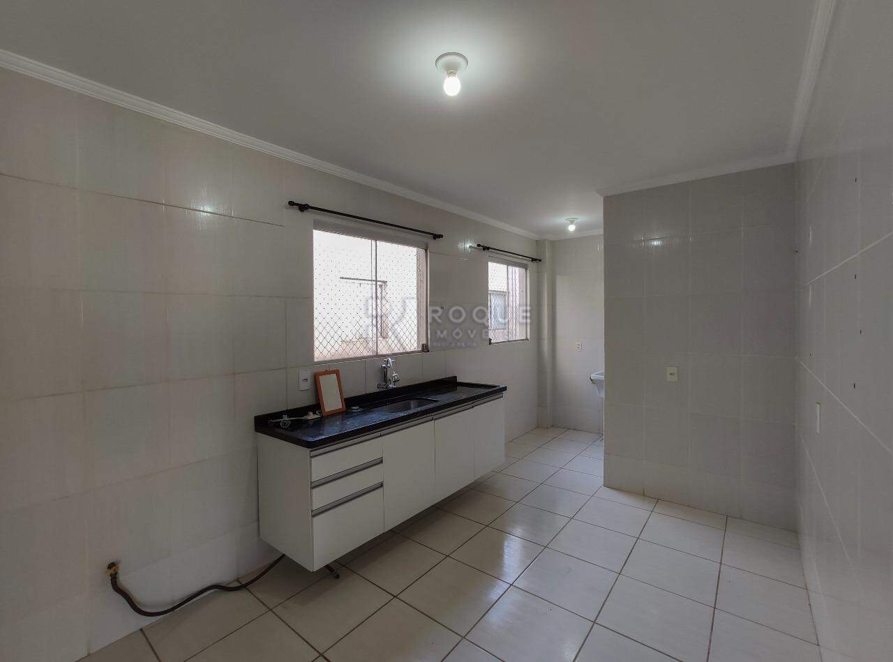 Apartamento à venda no bairro Chácaras Antonieta: Cozinha 