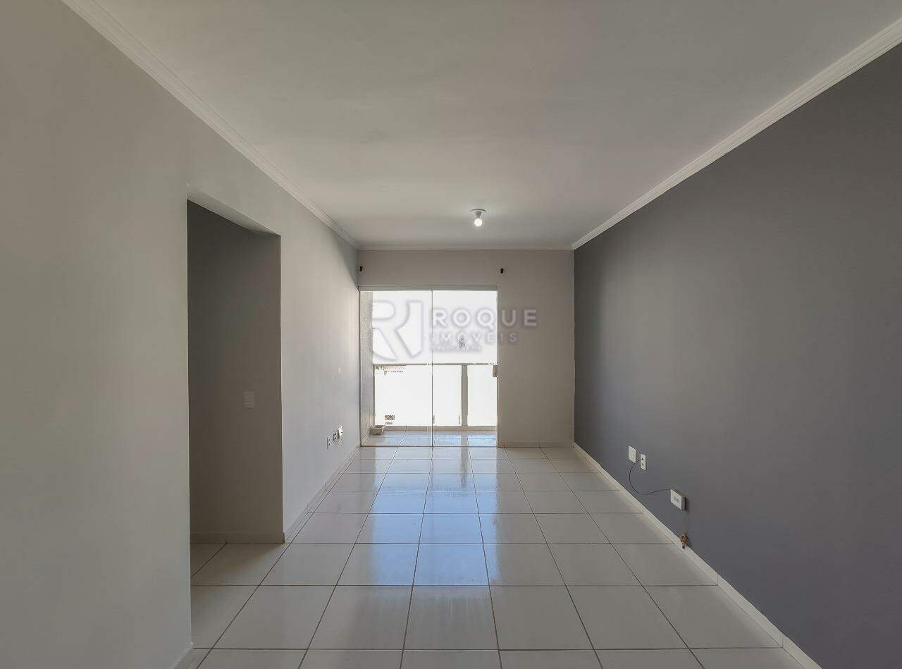 Apartamento à venda no bairro Chácaras Antonieta: Sala 