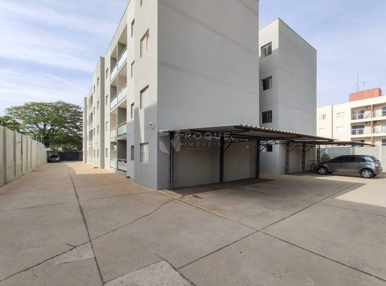 Apartamento à venda no bairro Chácaras Antonieta: Área externa