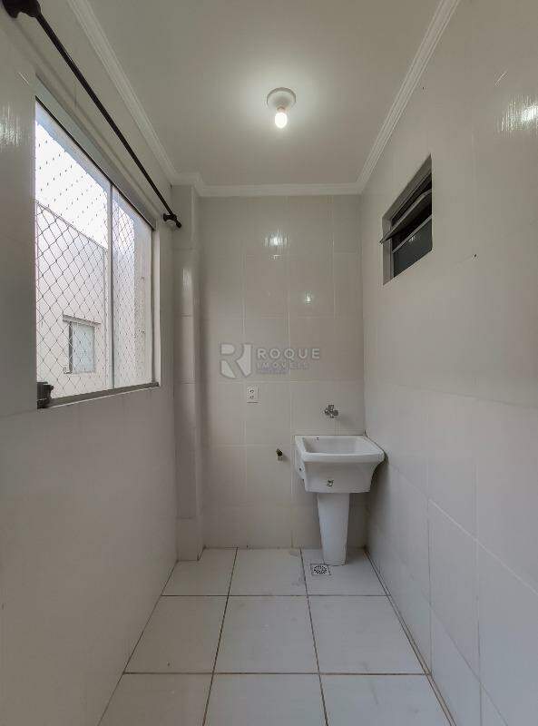 Apartamento à venda no bairro Chácaras Antonieta: Área de serviço 