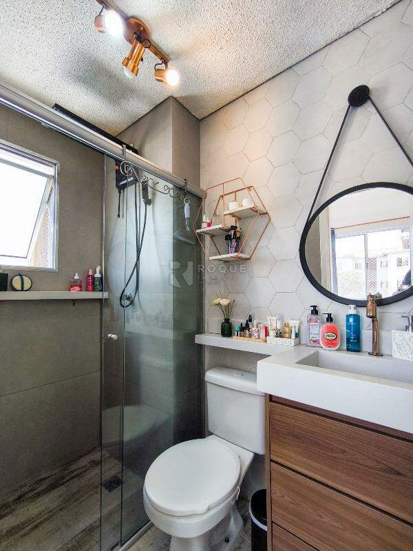 Apartamento à venda no bairro Jardim Parque Novo Mundo: WC SUÍTE